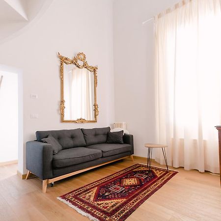 Grande, Moderno Appartamento In Edificio Storico Bolonia Exterior foto