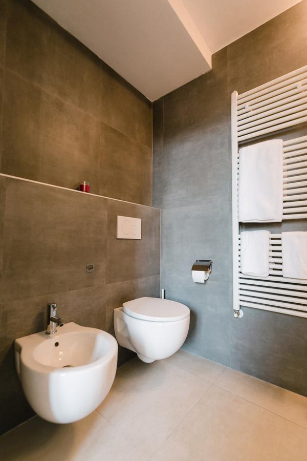 Grande, Moderno Appartamento In Edificio Storico Bolonia Exterior foto